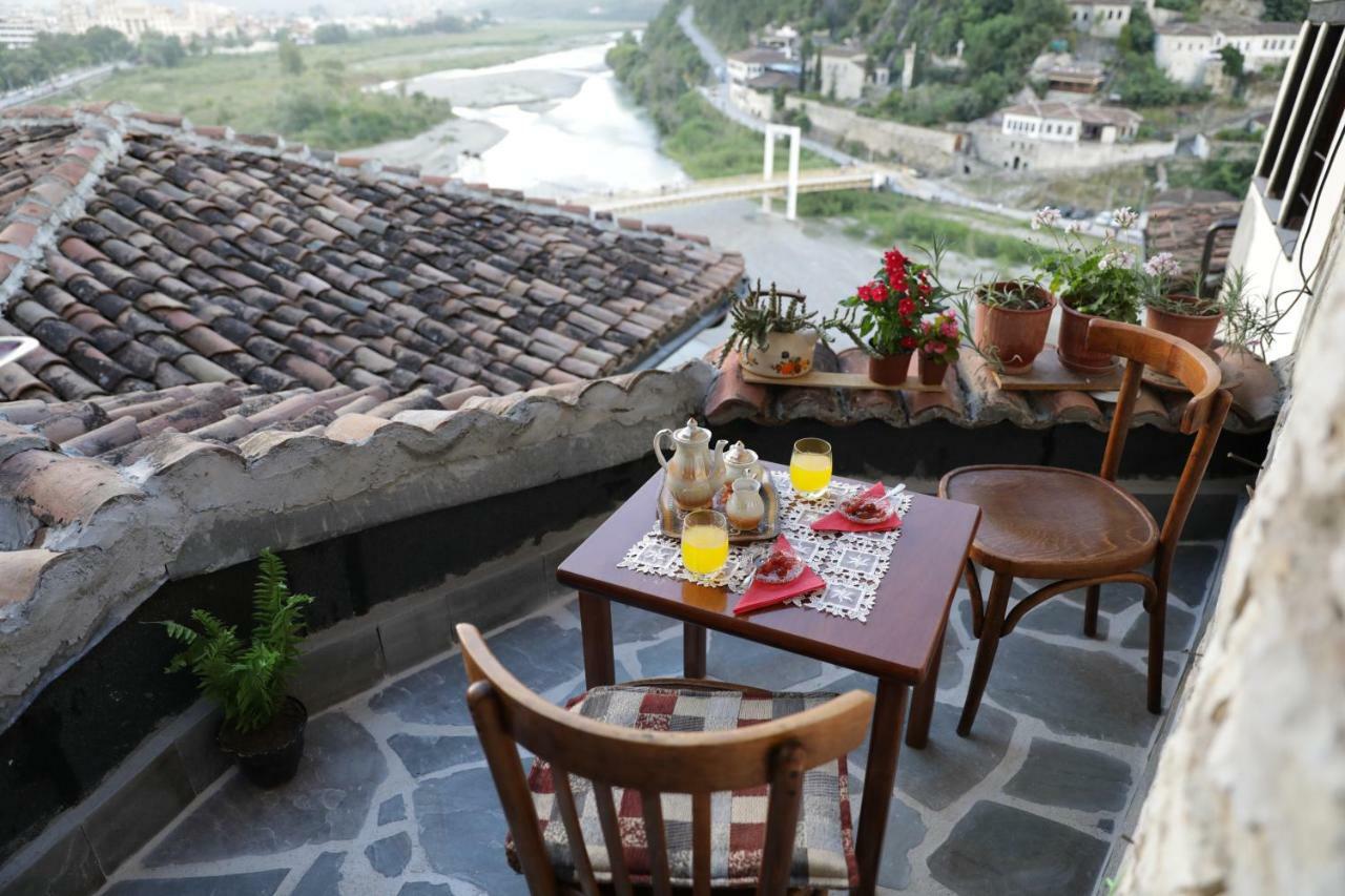 Guest House Mikel เบราท ภายนอก รูปภาพ