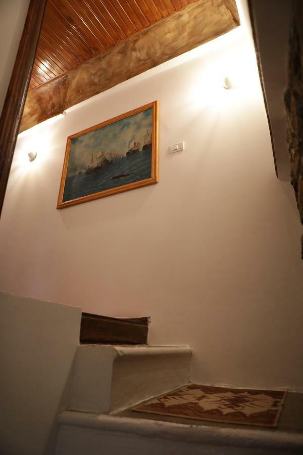 Guest House Mikel เบราท ภายนอก รูปภาพ