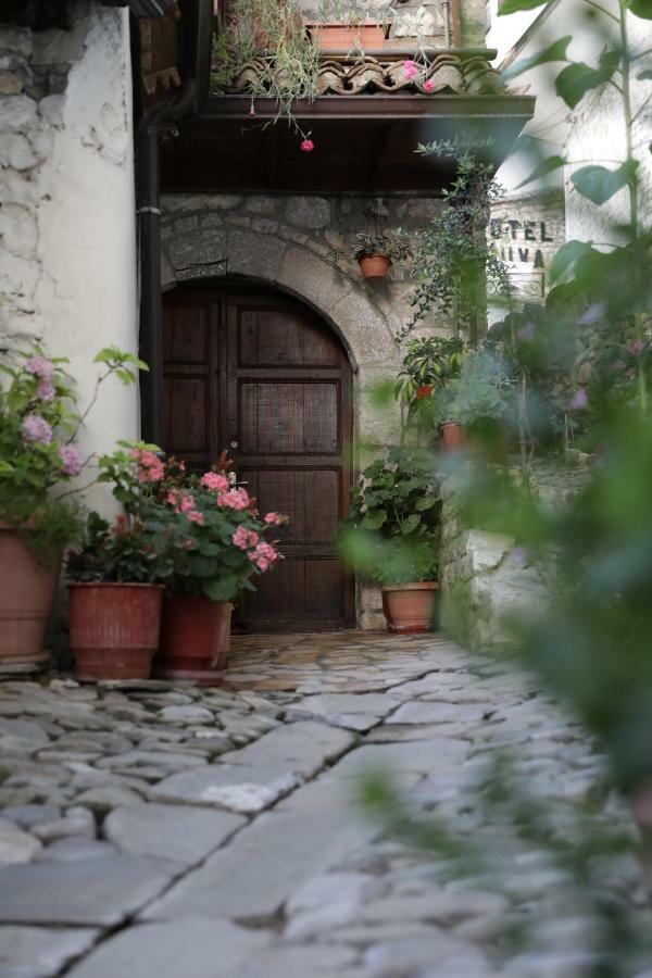 Guest House Mikel เบราท ภายนอก รูปภาพ