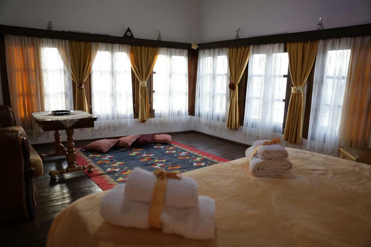 Guest House Mikel เบราท ภายนอก รูปภาพ